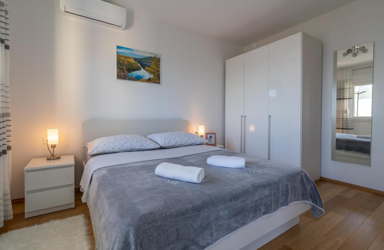Private Villa Golden Hour With A View Of Split Area Kaštel Sućurac Екстериор снимка