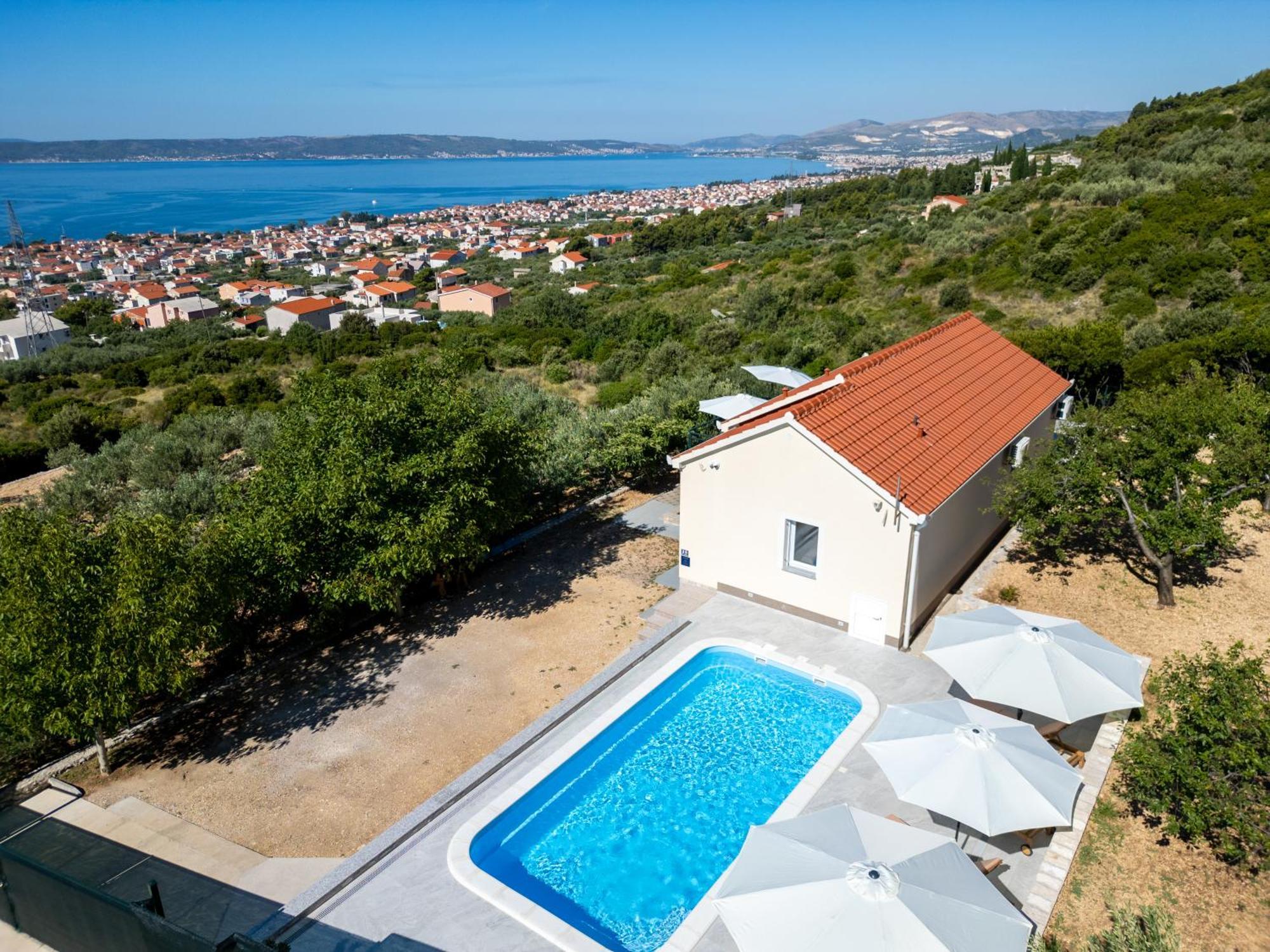 Private Villa Golden Hour With A View Of Split Area Kaštel Sućurac Екстериор снимка