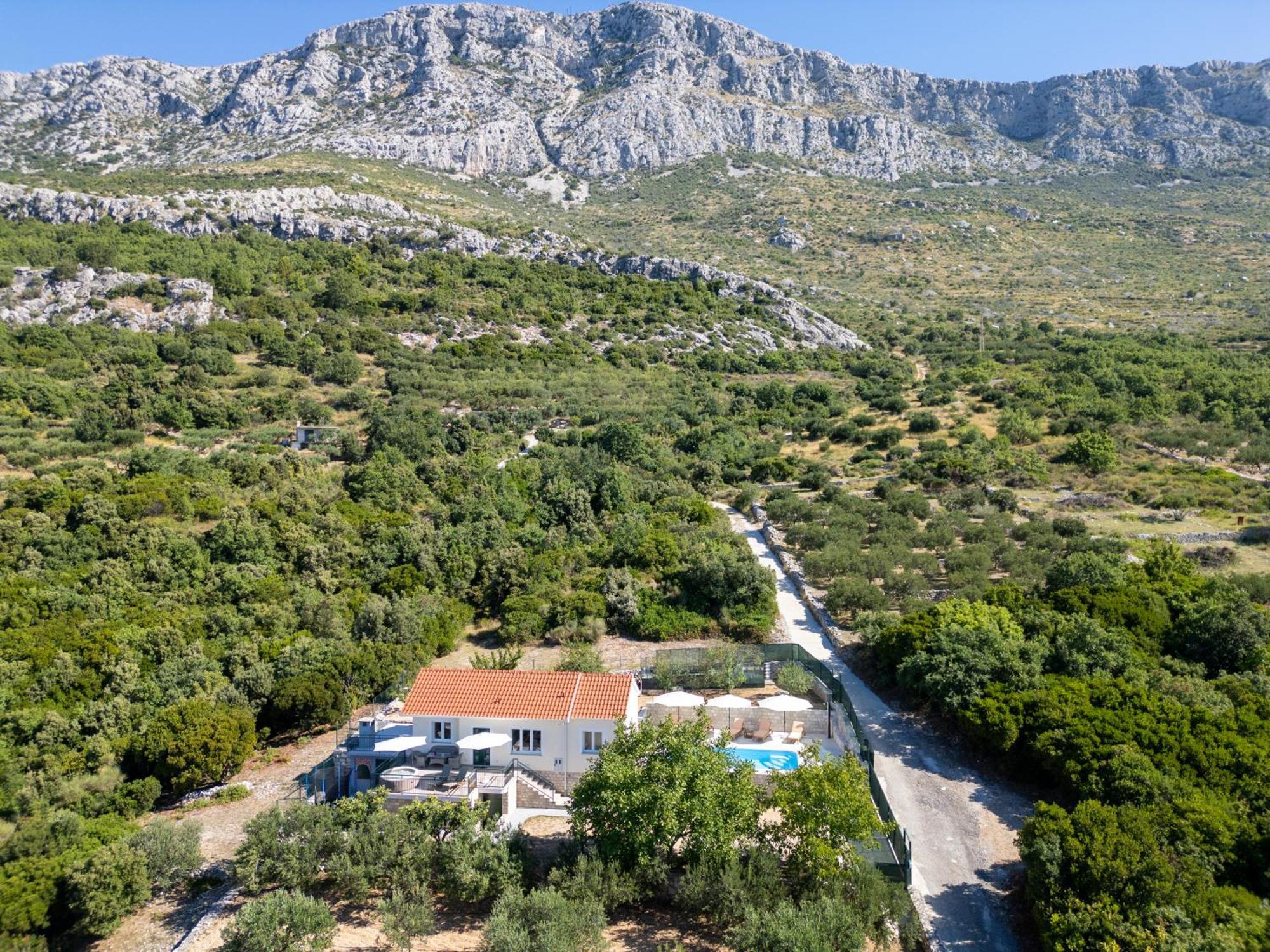 Private Villa Golden Hour With A View Of Split Area Kaštel Sućurac Екстериор снимка