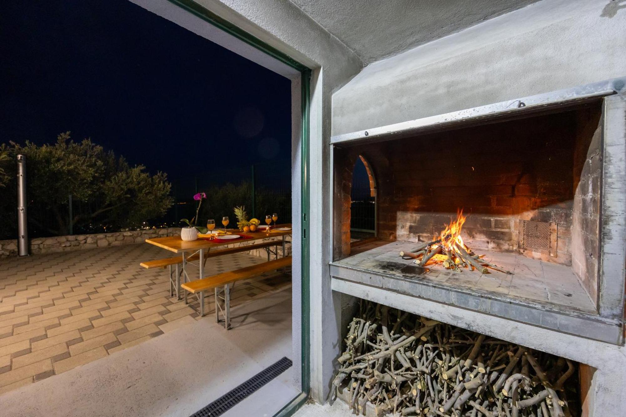 Private Villa Golden Hour With A View Of Split Area Kaštel Sućurac Екстериор снимка