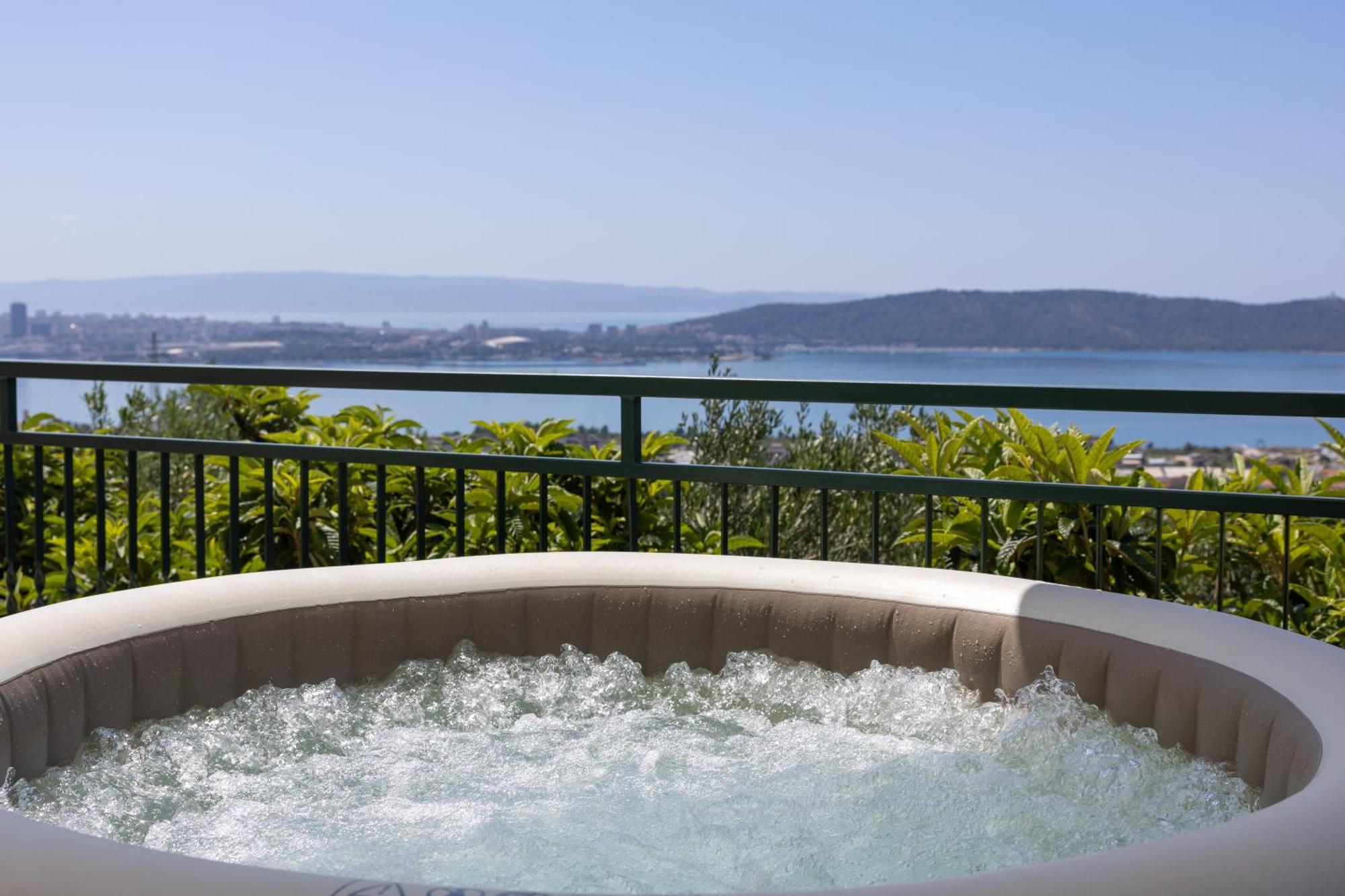 Private Villa Golden Hour With A View Of Split Area Kaštel Sućurac Екстериор снимка