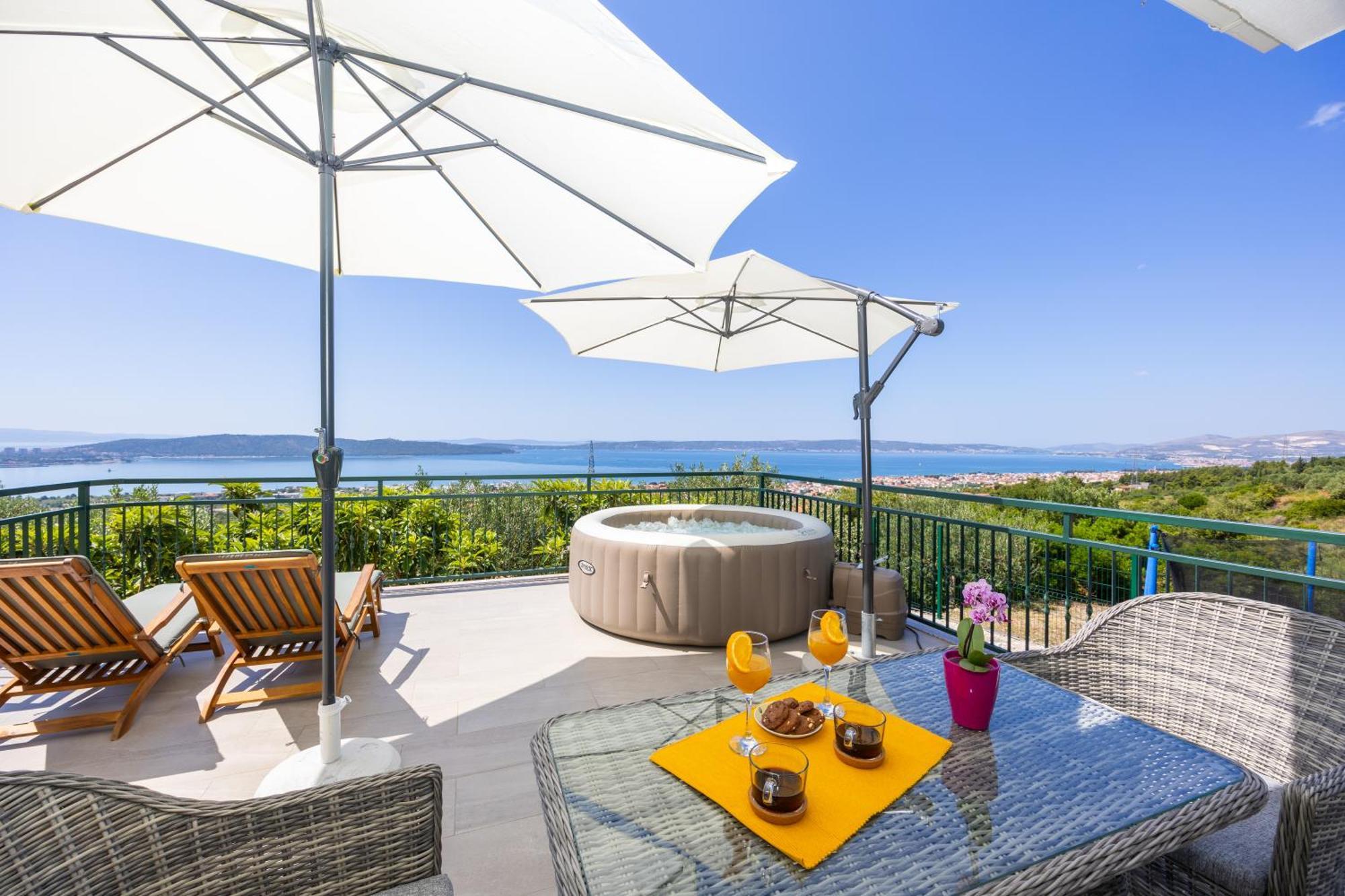 Private Villa Golden Hour With A View Of Split Area Kaštel Sućurac Екстериор снимка